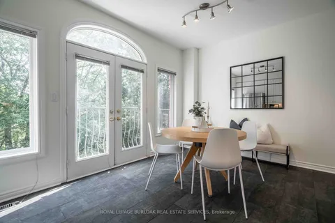 5 I Brussels St, Toronto, ON M8Y 1H2