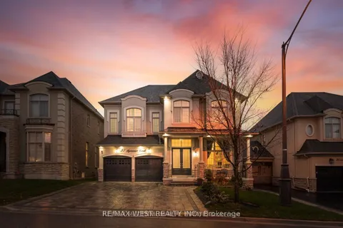 27 Agincourt Circ, Brampton, ON L6X 2M4