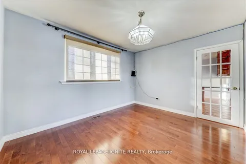 35 Hobden Pl, Toronto, ON M9R 3R6