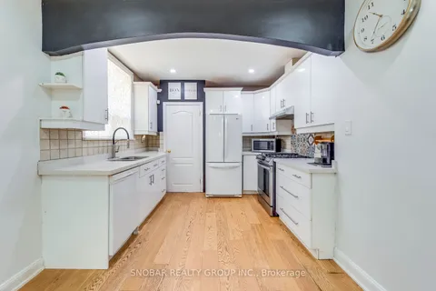 32 Dixon Rd, Toronto, ON M9P 2L3