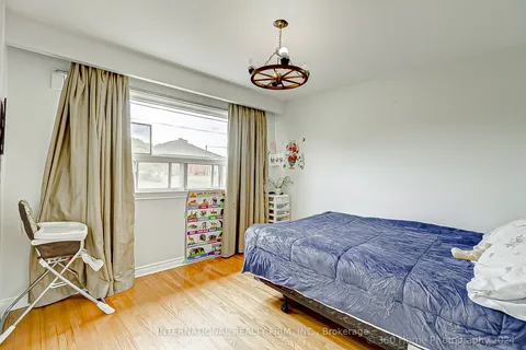 85 Letchworth Cres, Toronto, ON M3M 1Z1