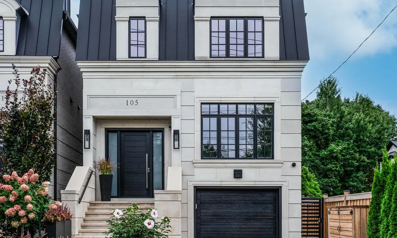 105 Government Rd, Toronto, ON M8X 1W4