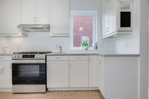 631 Indian Rd, Toronto, ON M6P 2C7