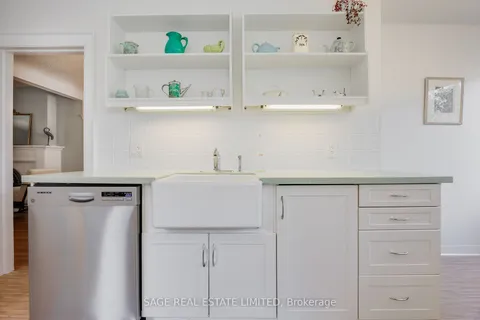 631 Indian Rd, Toronto, ON M6P 2C7