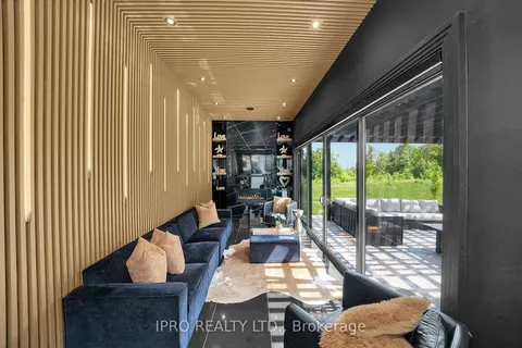 3232 Guelph Line, Burlington, ON L7P 0S7
