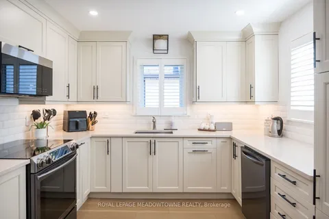 488 Valleyview Cres, Milton, ON L9T 3L2