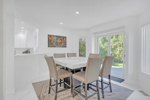 1359 Saddler Circ, Oakville, ON L6M 2X6