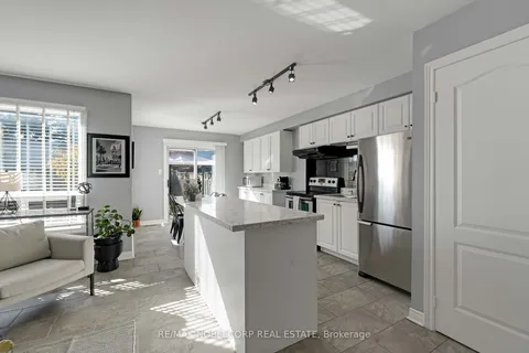 74 Waterbury St, Caledon, ON L7E 1X5