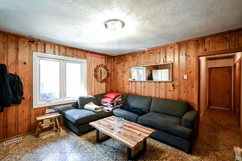 914 Clarkson Rd, Mississauga, ON L5J 2V3