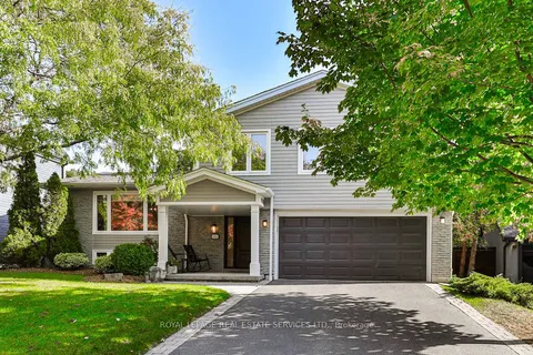 2324 Cheverie St, Oakville, ON L6J 5W4
