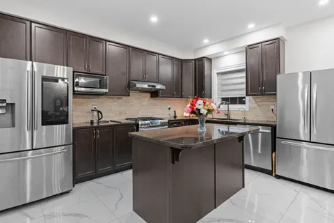 44 Yarmouth St, Brampton, ON L7A 4X4