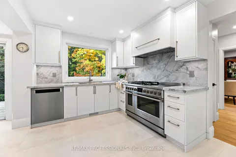 62 Hunting Rdge, Toronto, ON M9R 1B9