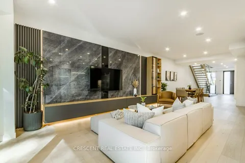 284 Ellis Ave, Toronto, ON M6S 2X2
