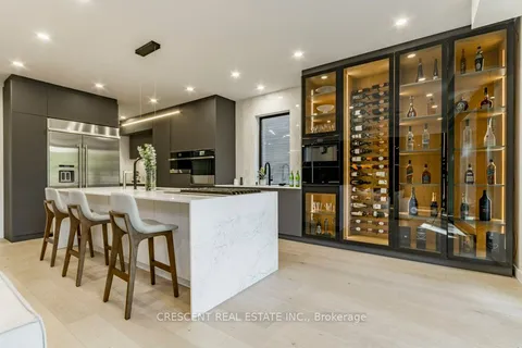 284 Ellis Ave, Toronto, ON M6S 2X2