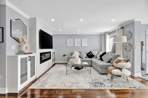 13 Meadow Oak Pl, Toronto, ON M9N 3Z4