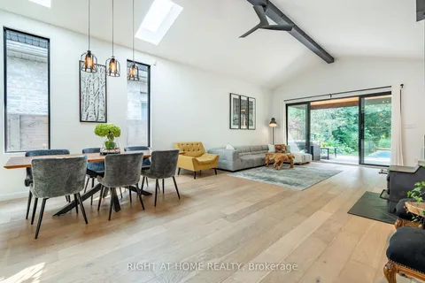 914 Hampton Cres, Mississauga, ON L5G 4G3