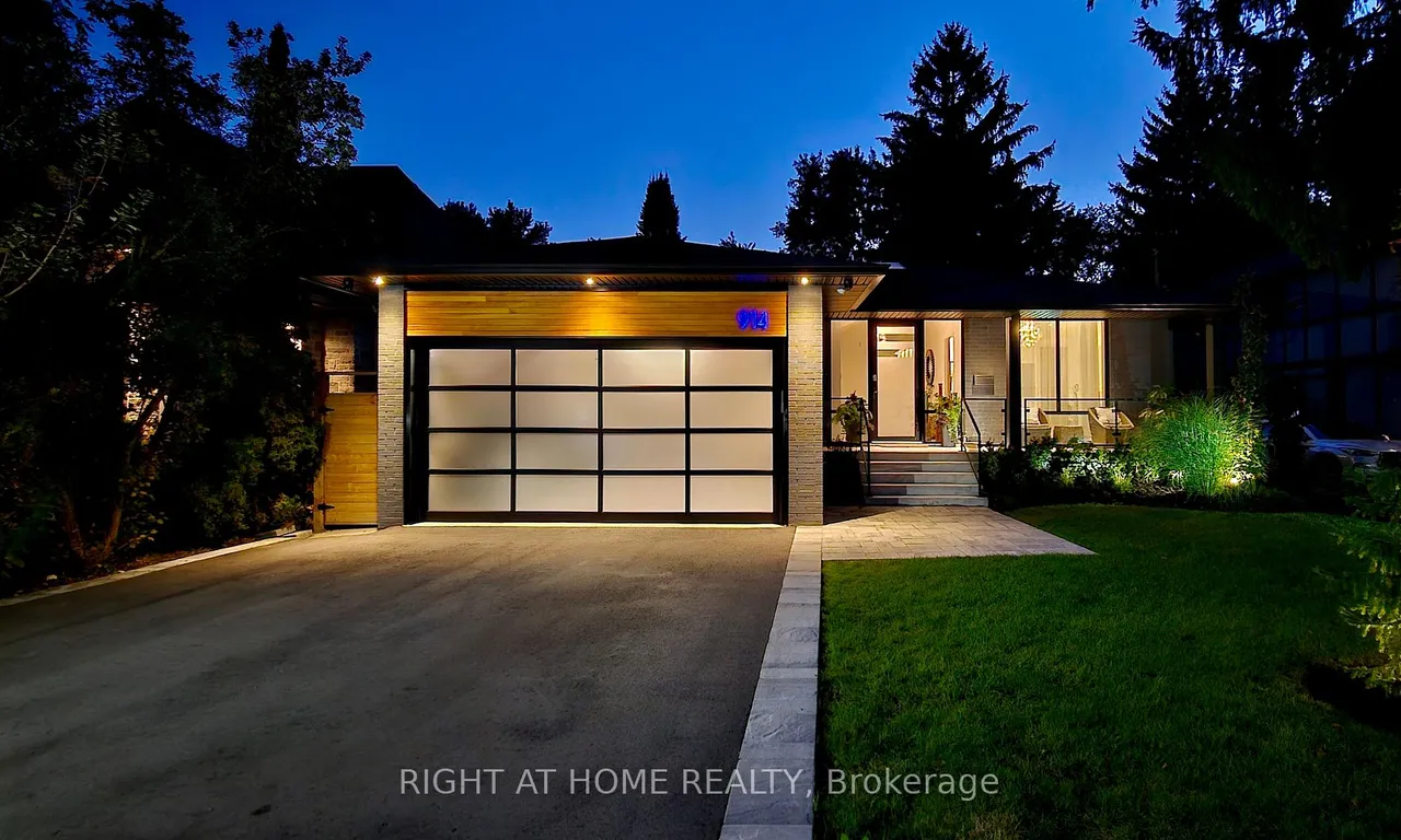 914 Hampton Cres, Mississauga, ON L5G 4G3