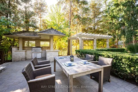 1227 Cleaver Dr, Oakville, ON L6J 1W2