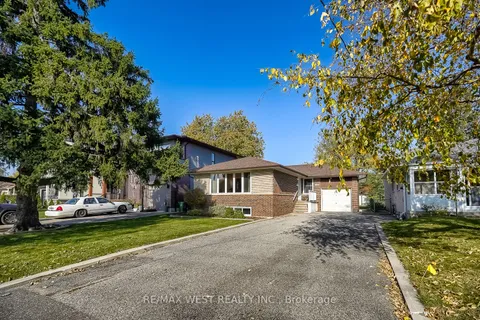 330 Rathburn Rd, Toronto, ON M9B 2M1