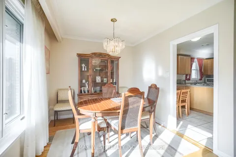 330 Rathburn Rd, Toronto, ON M9B 2M1