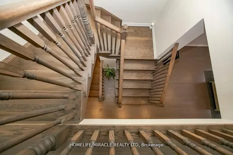 36 Cyclone Tr, Brampton, ON L7A 5E7