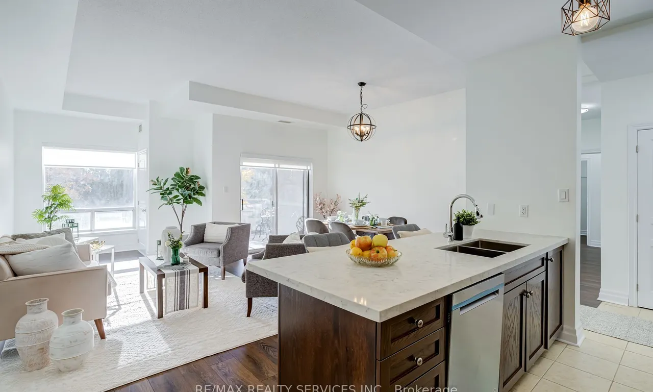 Condo Apt 2 bedroom 2 bathroom at 5070 Fairview St in Burlington - MLS# W9506718