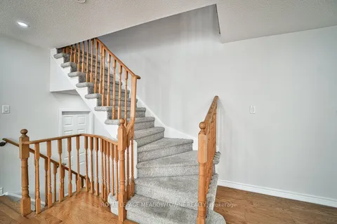 1419 Inuit Tr, Mississauga, ON L5N 7R9