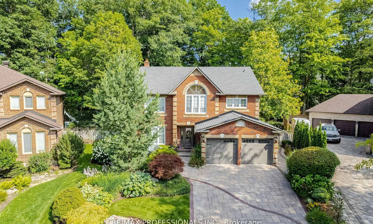 10 Grand Oaks Crt, Brampton, ON L6Z 3K7