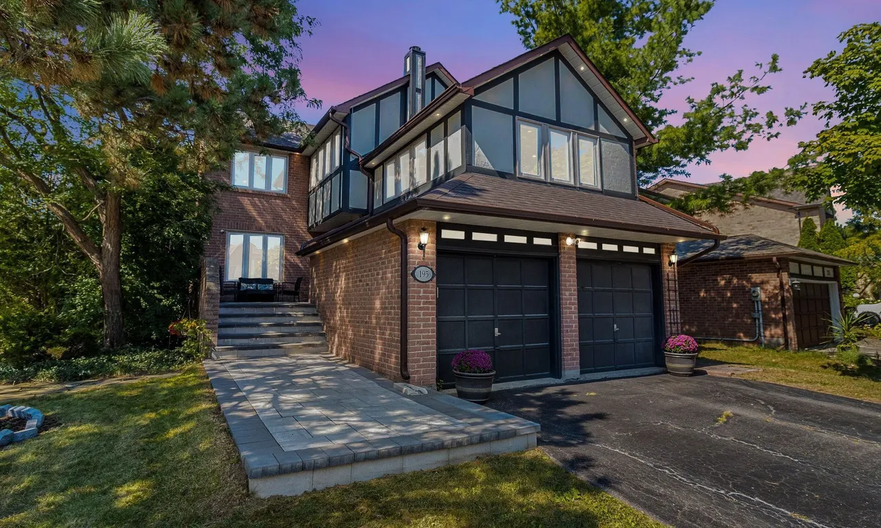 195 Romain Cres, Oakville, ON L6H 5A5
