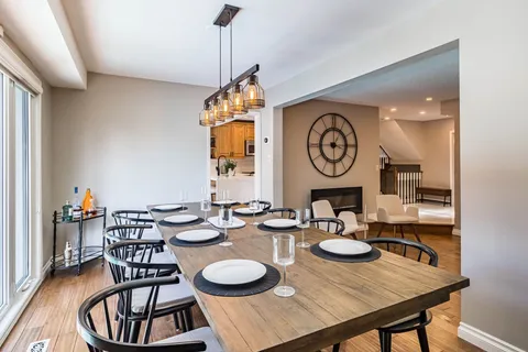 195 Romain Cres, Oakville, ON L6H 5A5