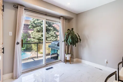 195 Romain Cres, Oakville, ON L6H 5A5