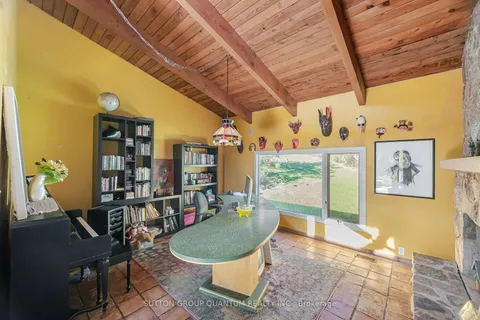 18285 The Gore Rd, Caledon, ON L7E 0X8