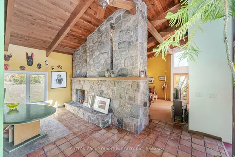 18285 The Gore Rd, Caledon, ON L7E 0X8