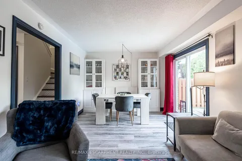 2323 Glastonbury Rd, Burlington, ON L7P 4L7