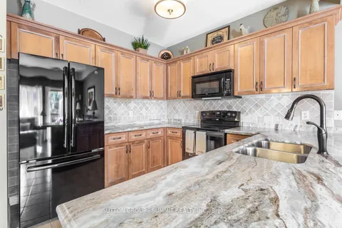 4002 ALEXAN Cres, Burlington, ON L7M 5A8