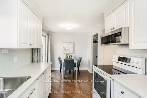 868 Cabot Tr, Milton, ON L9T 3S8