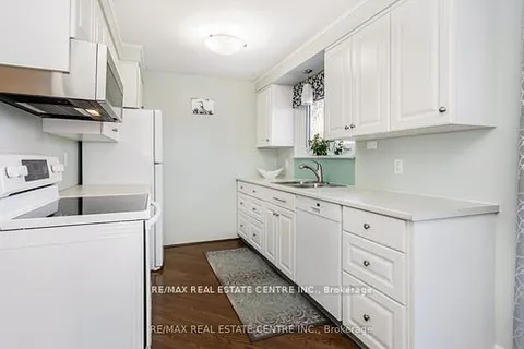 868 Cabot Tr, Milton, ON L9T 3S8