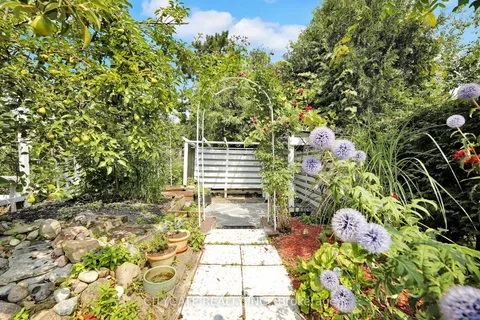 195 Ellwood Dr, Caledon, ON L7E 4W5