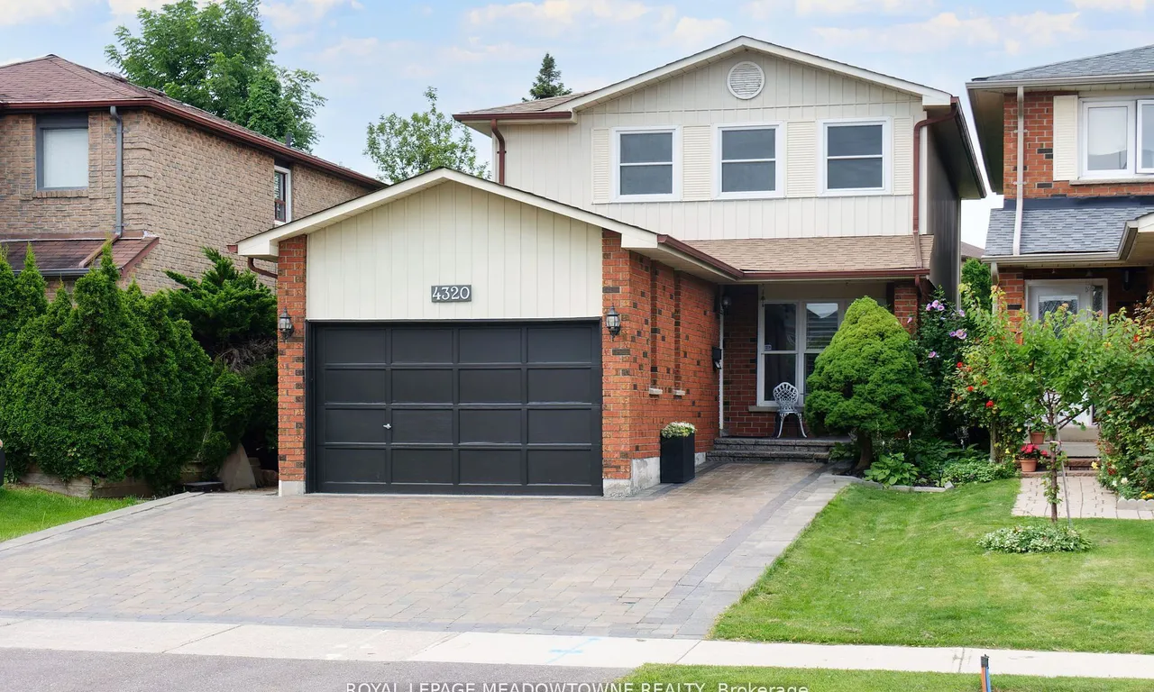 4320 Shelby Cres, Mississauga, ON L4W 3T3