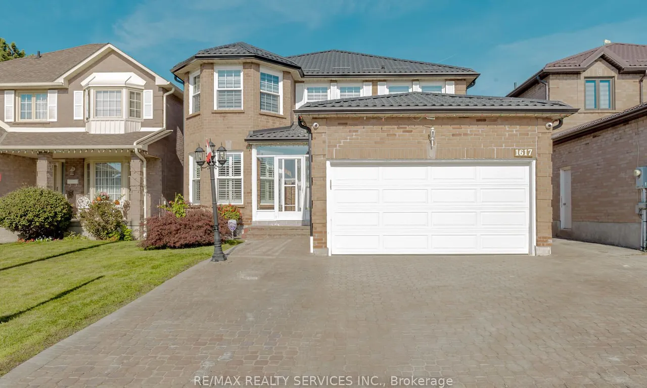 1617 Bristol Rd, Mississauga, ON L5M 4B6