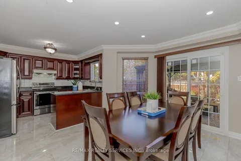 1617 Bristol Rd, Mississauga, ON L5M 4B6