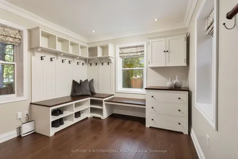 348 Prince Edward Dr, Toronto, ON M8X 2L4