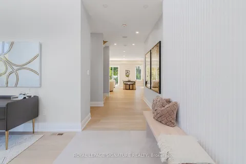 2346 Rebecca St, Oakville, ON L6L 2A9
