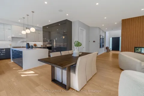 2346 Rebecca St, Oakville, ON L6L 2A9