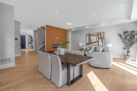 2346 Rebecca St, Oakville, ON L6L 2A9