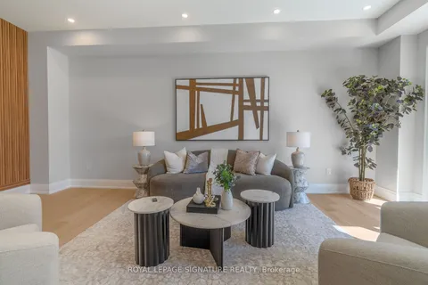 2346 Rebecca St, Oakville, ON L6L 2A9