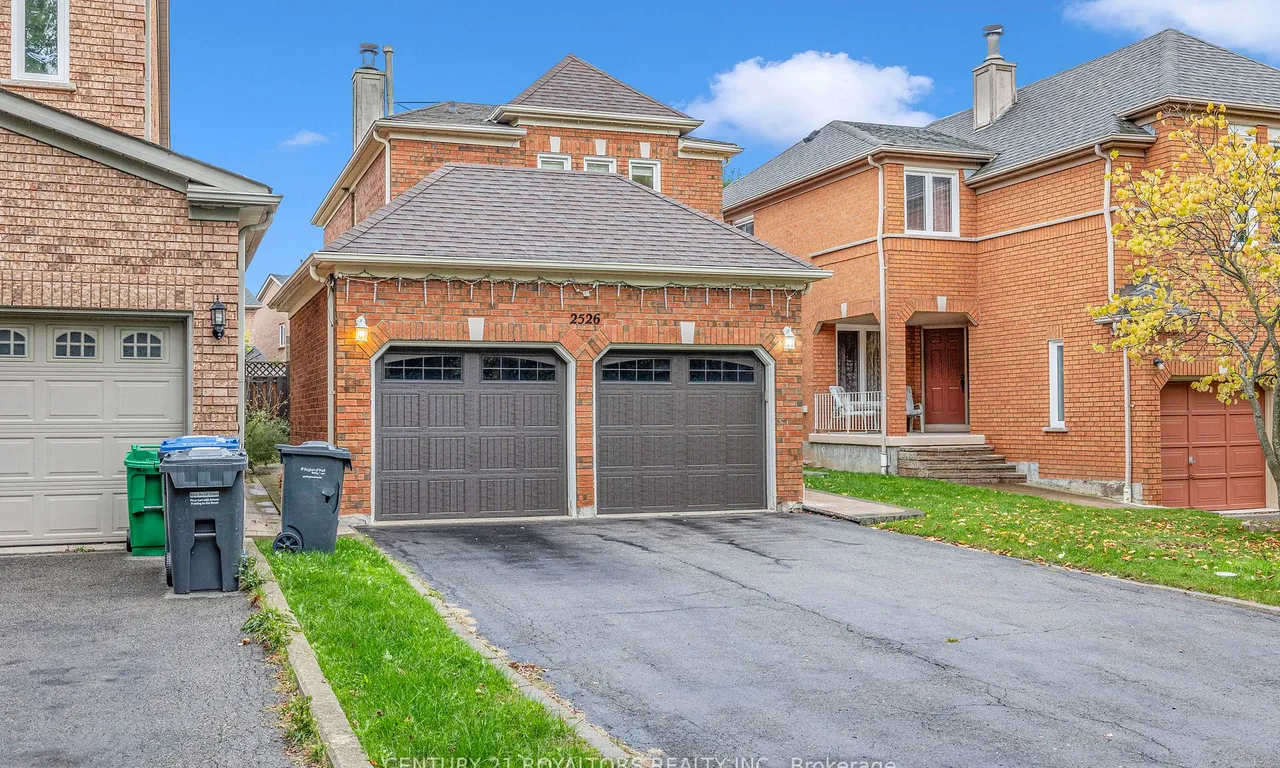 2526 Willowburne Dr, Mississauga, ON L5M 5E9