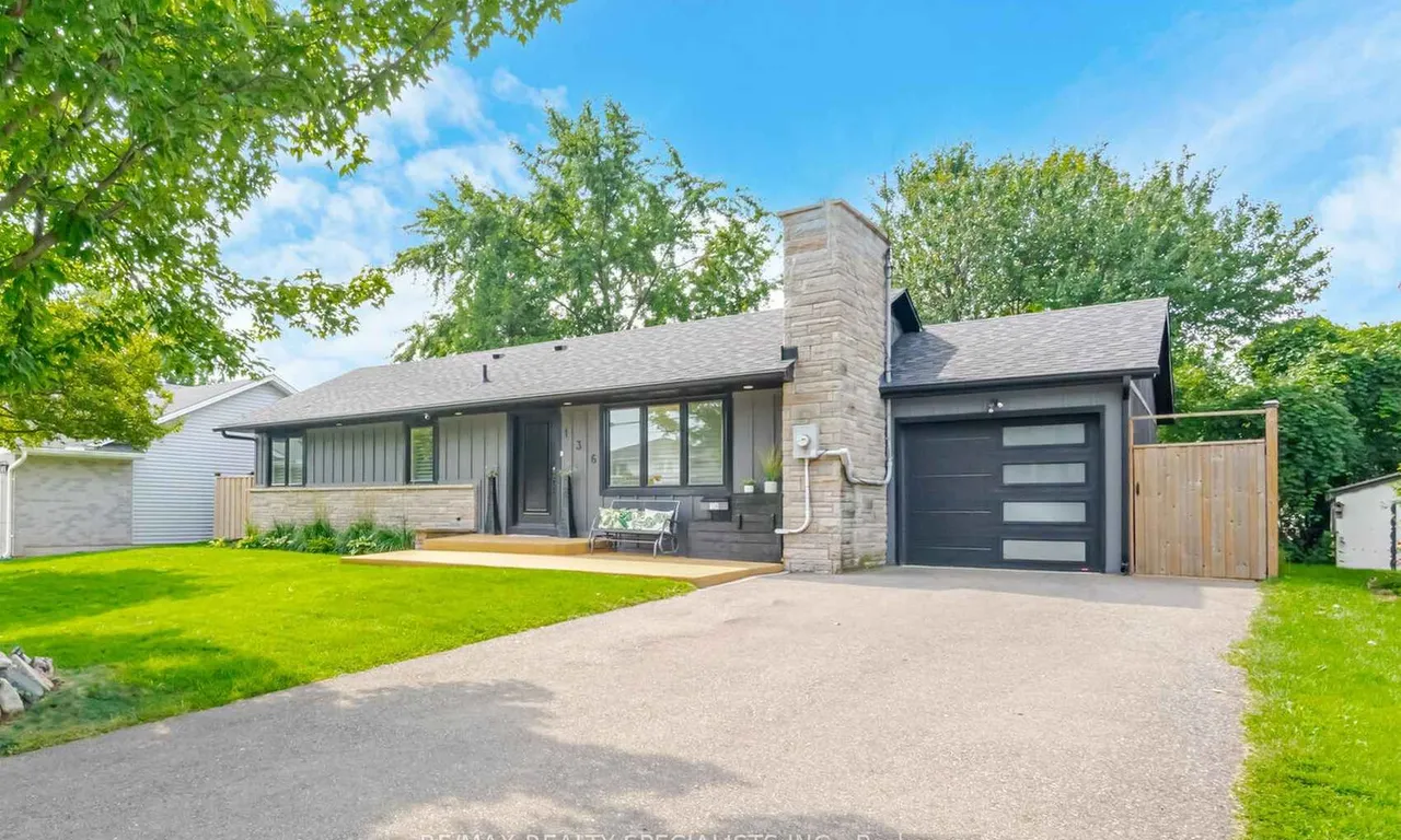 136 Boxley Rd, Burlington, ON L7L 4S1