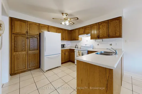 622 Bristol Rd, Mississauga, ON L5R 3S3