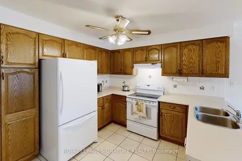 622 Bristol Rd, Mississauga, ON L5R 3S3